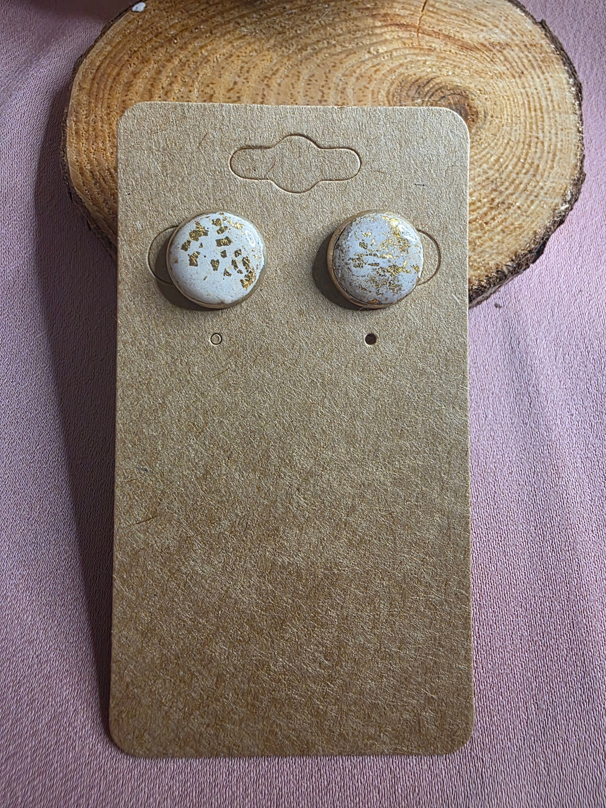 Clay White Gold Flake Circle Stud Earrings